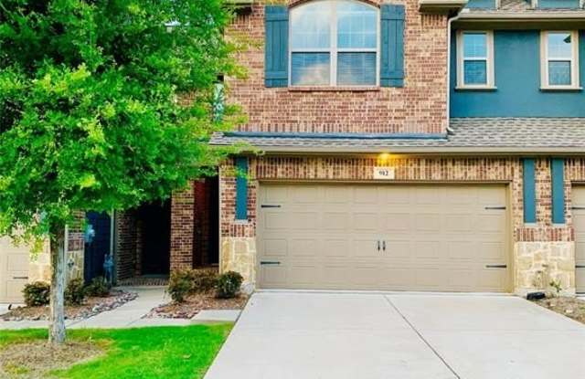 912 Brookville Court - 912 Brookville Court, Plano, TX 75074