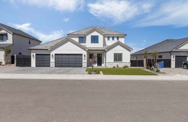 Gorgeous 5 Bed 4 Bath New Trend Construction in Desert Canyons Gallery 1