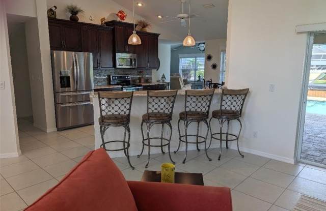 5008 SW 9th Place Gallery 4