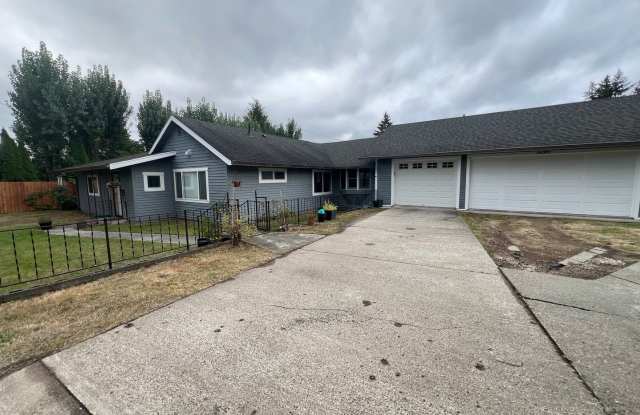 Tracyton 3 Bedroom w/ Tons of Parking & Huge Lot! Avail. 4/15 photos photos