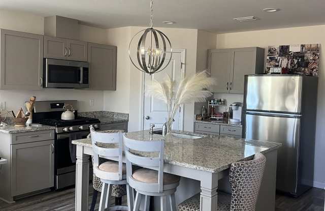 2840 BLUE BLOSSOM Trail Gallery 2