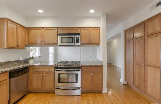 34 W Locke Ln Unit 1 Gallery 2
