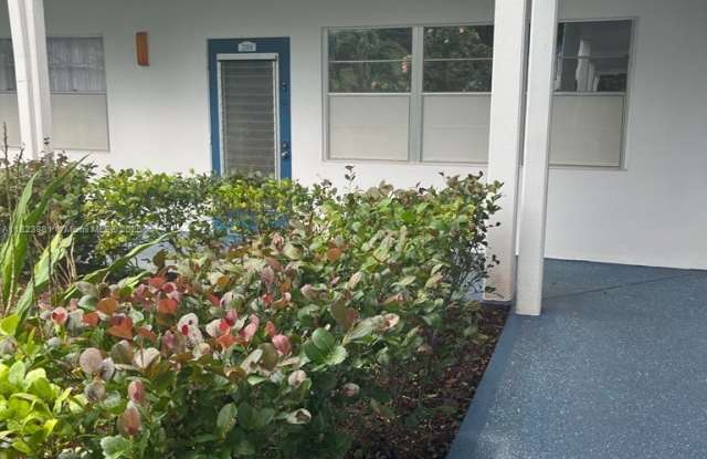 288 Tilford North - 288 Tilford North, Deerfield Beach, FL 33442