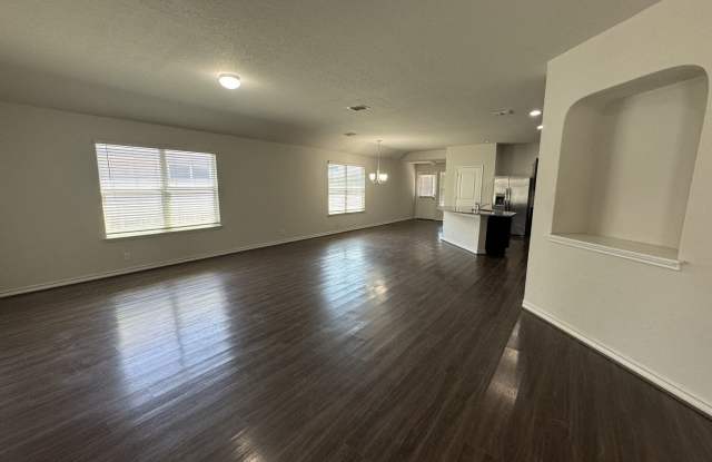 2523 Barbwire Way Gallery 3