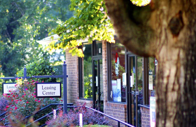 University Garden Apartment Homes Gallery 4