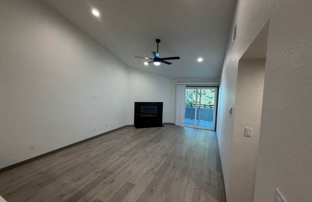 Welcome to this Spacious Gorgeous Two-story 3Bed 2Bath home located in Sacramento - LEASE TODAY! Gallery 4