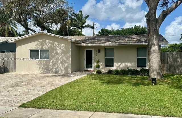 227 SE 7th St photos photos