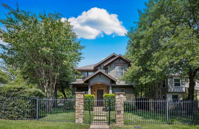 UT PRE-LEASE: Beautiful, Recently Constructed 6 Bed/ 4 Ba Home In North Loop Area, Mins To UT Gallery 1