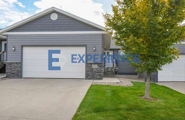 Spacious 3BR Townhome on Quiet Cul-de-Sac! Gallery 1
