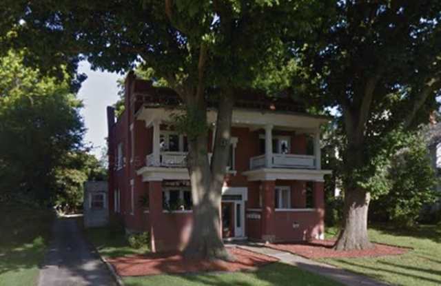 Rent this Amazing apartment walking distance to Downtown Springfield and MSU! photos photos