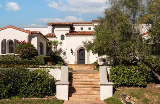 Luxury Home in the Exclusive Community of the Bridges in Rancho Santa Fe! - 18325 Calle La Serra, San Diego County, CA 92091