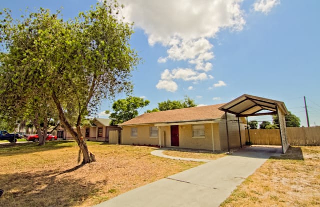 1043 Aaron Dr - 1043 Aaron Drive, Deltona, FL 32725