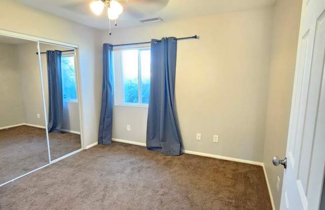 Beautiful 4 bedroom Home w/ Solar Gallery 3