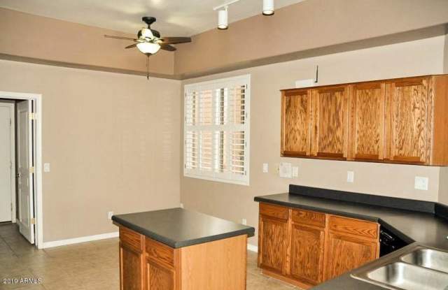 1424 W MARLIN Drive Gallery 3