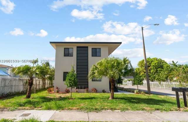 3710 NW 13th Pl Gallery 2