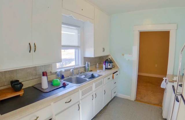 Pet Friendly + Washer  Dryer Included + Off-Street Parking! Available August 5th! photos photos
