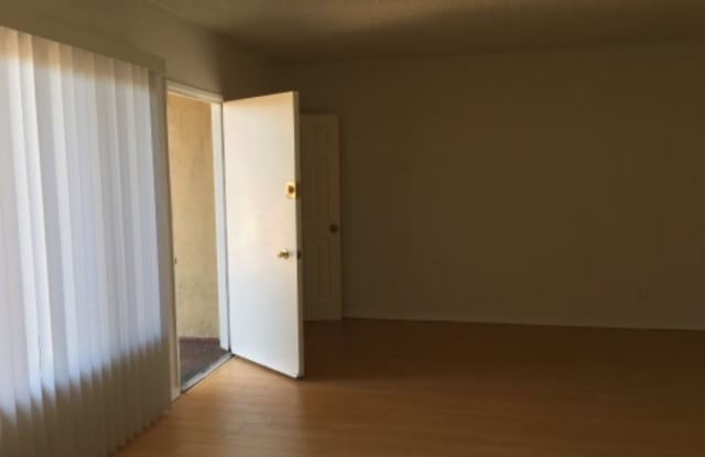9029 Orion Ave 10 - 9029 Orion Avenue, Los Angeles, CA 91343