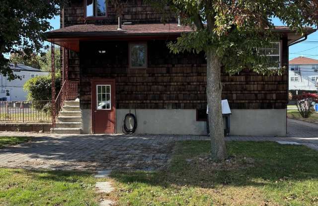 1124 FARM RD - 1124 Farm Road, Secaucus, NJ 07094