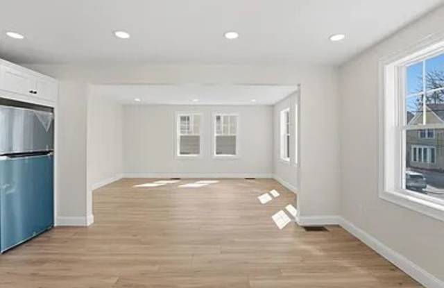 37 Webb St Gallery 4