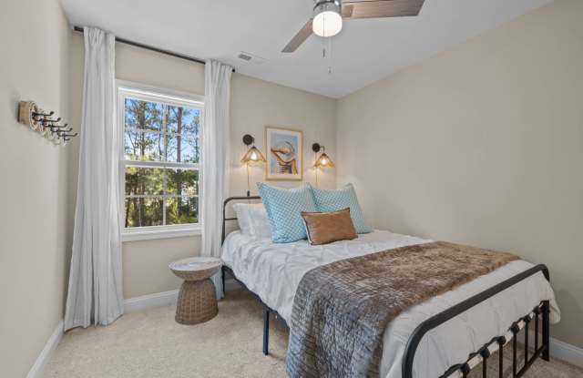 OFF SEASON RENTAL ONLY - ALL UTILITIES INCLUDED Gallery 4