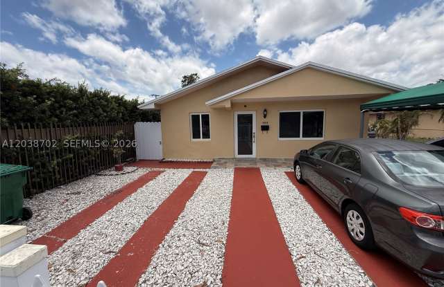 252 NW 50th Ave photos photos