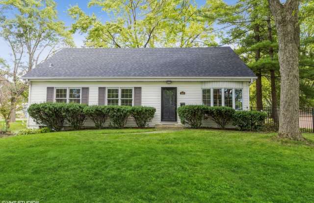 1460 N Webster Street photos photos