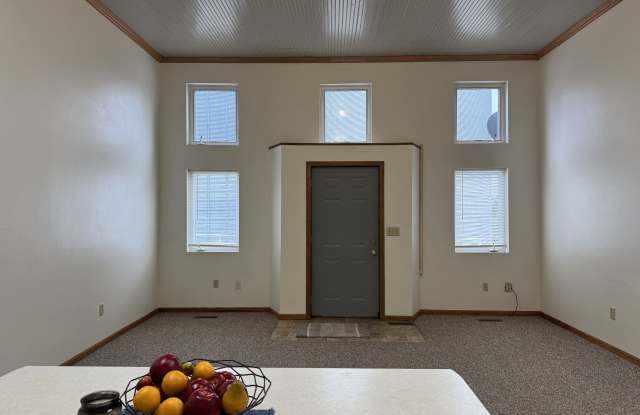 140 N. Railroad Ainsworth Gallery 2