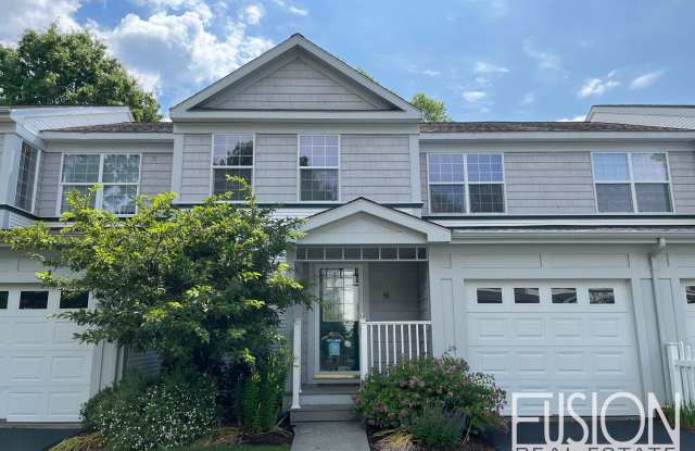 Impeccably Maintained 3bd, 2 bth Stonington Circle Condo! photos photos