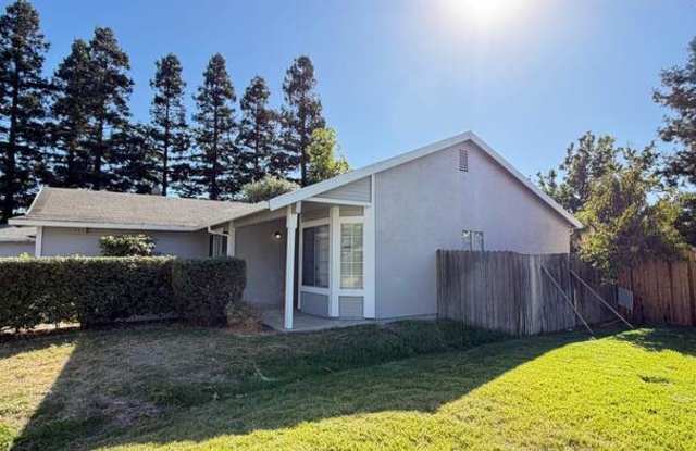 8182 Oak Landing Court Gallery 2