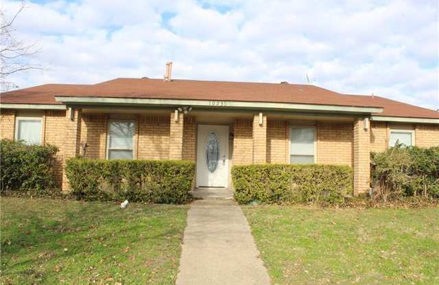 10235 Green Ash Road Gallery 2