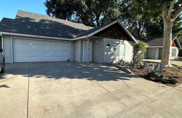 Reserve Now for Fall 2026 / 1020 W 4th St Unit B photos photos