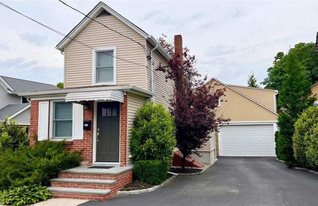 35 Irving Place - 35 Irving Place, Oyster Bay, NY 11771