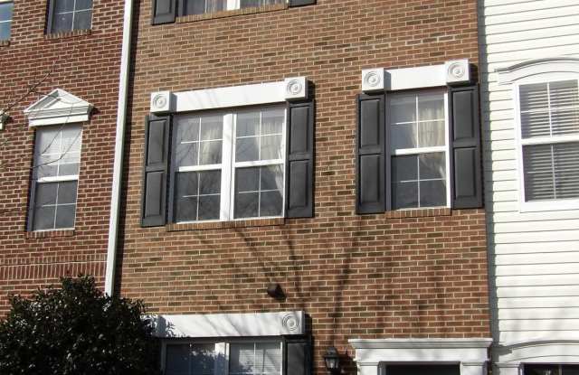 42472 HOLLYHOCK TERRACE - 42472 Hollyhock Terrace, Brambleton, VA 20148