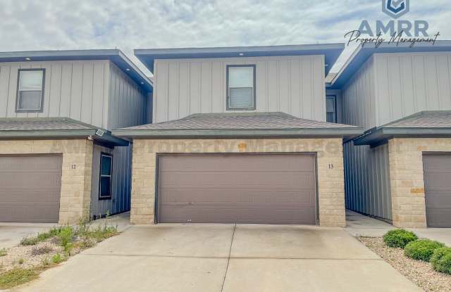 Charming 3-Bedroom Townhome – Your Dream Home Awaits! Gallery 1