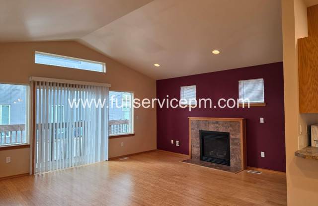 Private Drive Townhome Near Stone Ave N | 3 Bed, 2 Bath, 2-Car Garage, Deck + Fenced Yard photos photos