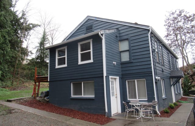 13607 52nd Pl S Unit B - 13607 52nd Place South, Tukwila, WA 98168