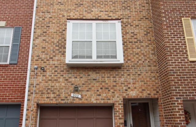 932 S ROLFE STREET - 932 South Rolfe Street, Arlington, VA 22204
