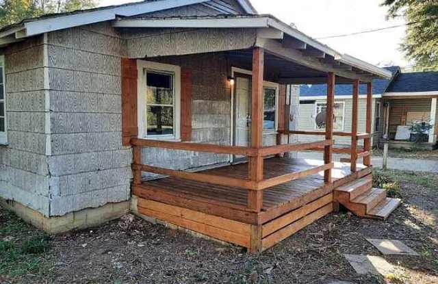 310 East Carolina Street - 310 East Carolina Street, Williamston, SC 29697