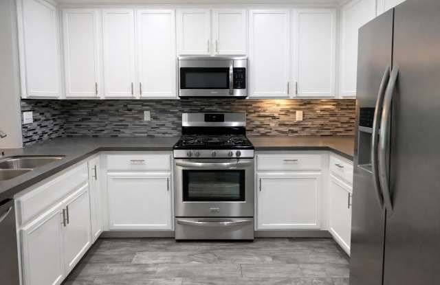 2150 Caminito Leonzio Unit 8 photos photos