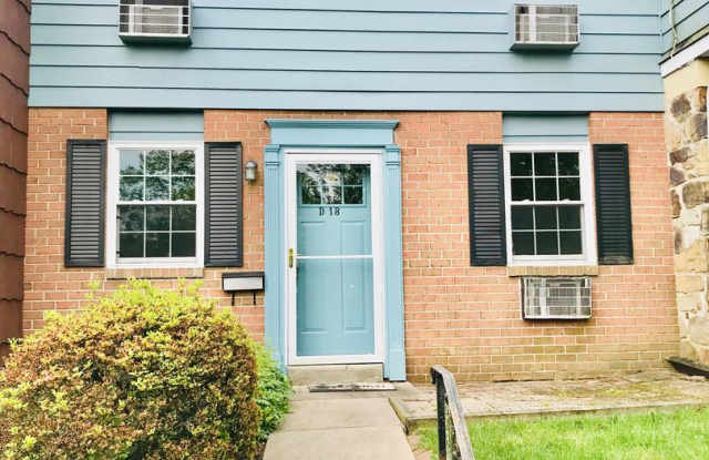 Gorgeous 2-Bed/1.5-Bath Townhouse in West Chester! Available Early September! photos photos