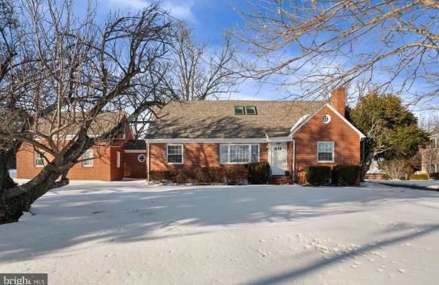 1688 CHAIN BRIDGE Road photos photos