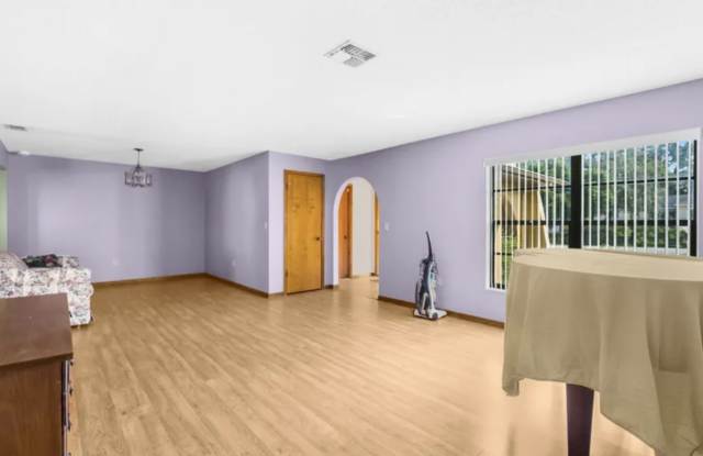 2367 Holston Avenue Gallery 2