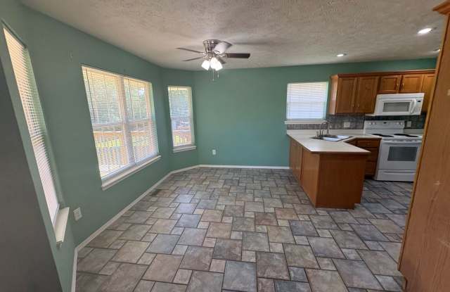 Welcome Home! Don’t Miss This One Gallery 4
