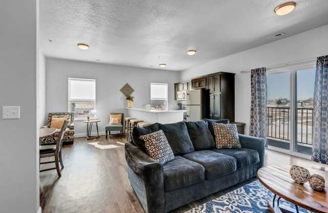 Legacy Condos - Waverly Gallery 3