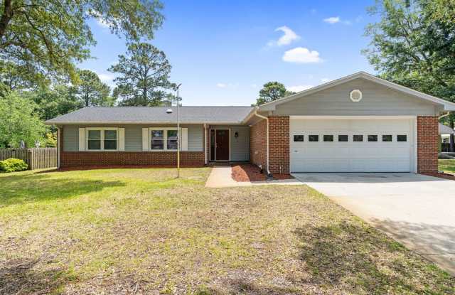 Horsin' Around | Furnished 3BR Midterm Rental in Wilmington Gallery 1