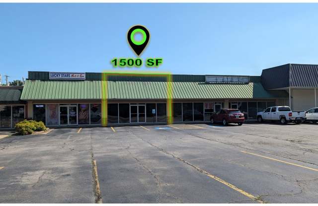 2217 W Beebe Capps Expressway - 2217 West Beebe Capps Expressway, Searcy, AR 72143