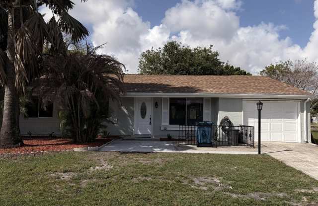 1256 NE Dawn St NE photos photos