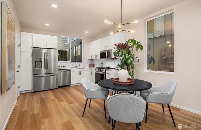 New Ballard Townhome Gallery 4