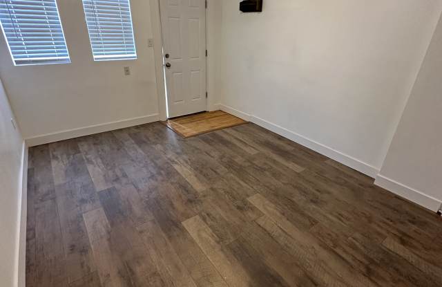 1823 1st Avenue South - 4 photos photos