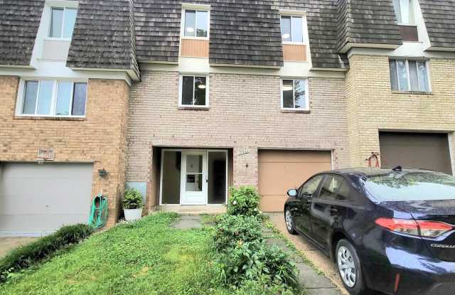 10534 CAMBRIDGE COURT photos photos